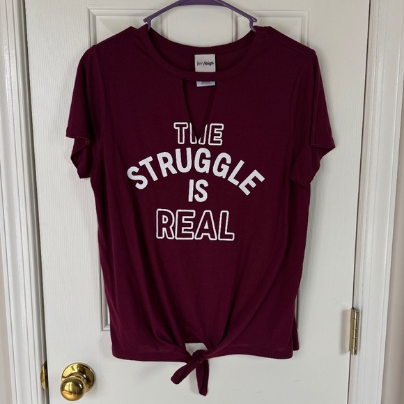jerry leigh Maroon Tee with “The Struggle is Real" Junior Size Large - Picture 2 of 6